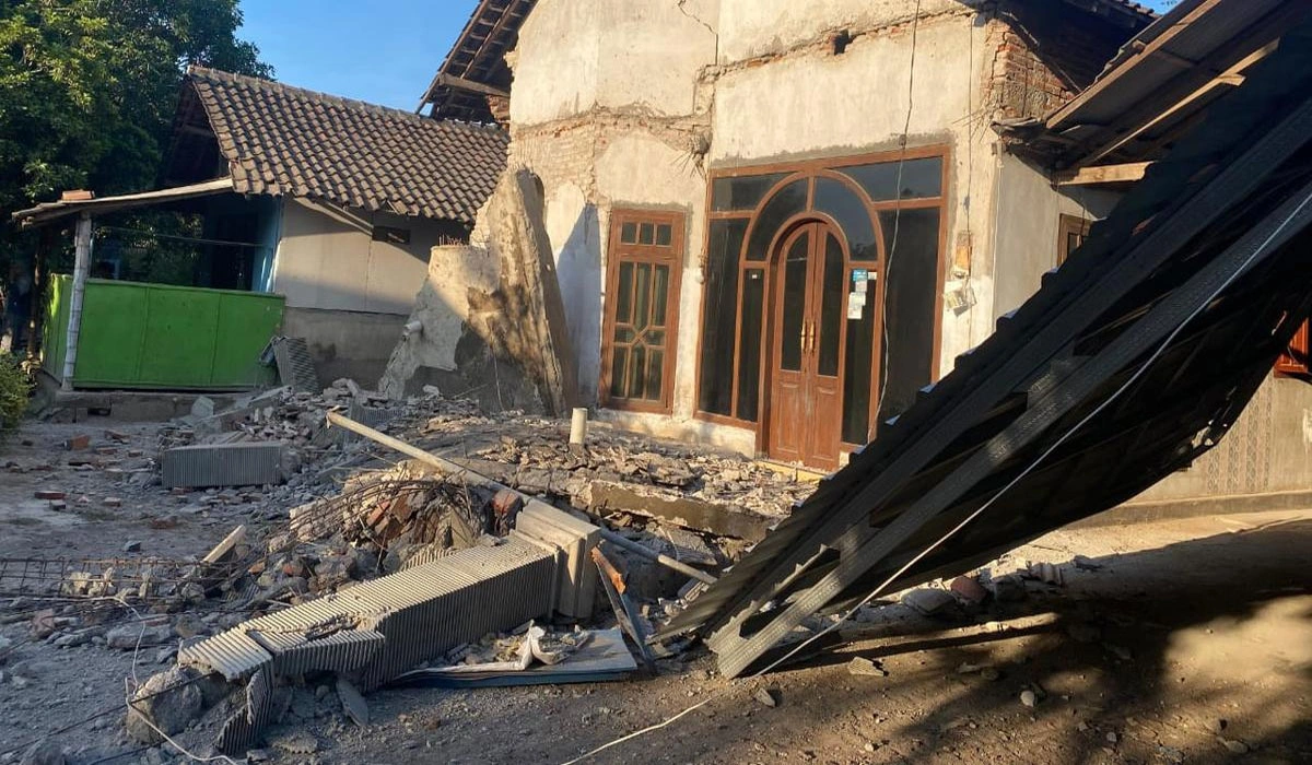 Rumah-Warga-di-Bali-Rusak-Akibat-Gempa-Magnitudo-5,7-di-Banyuwangi