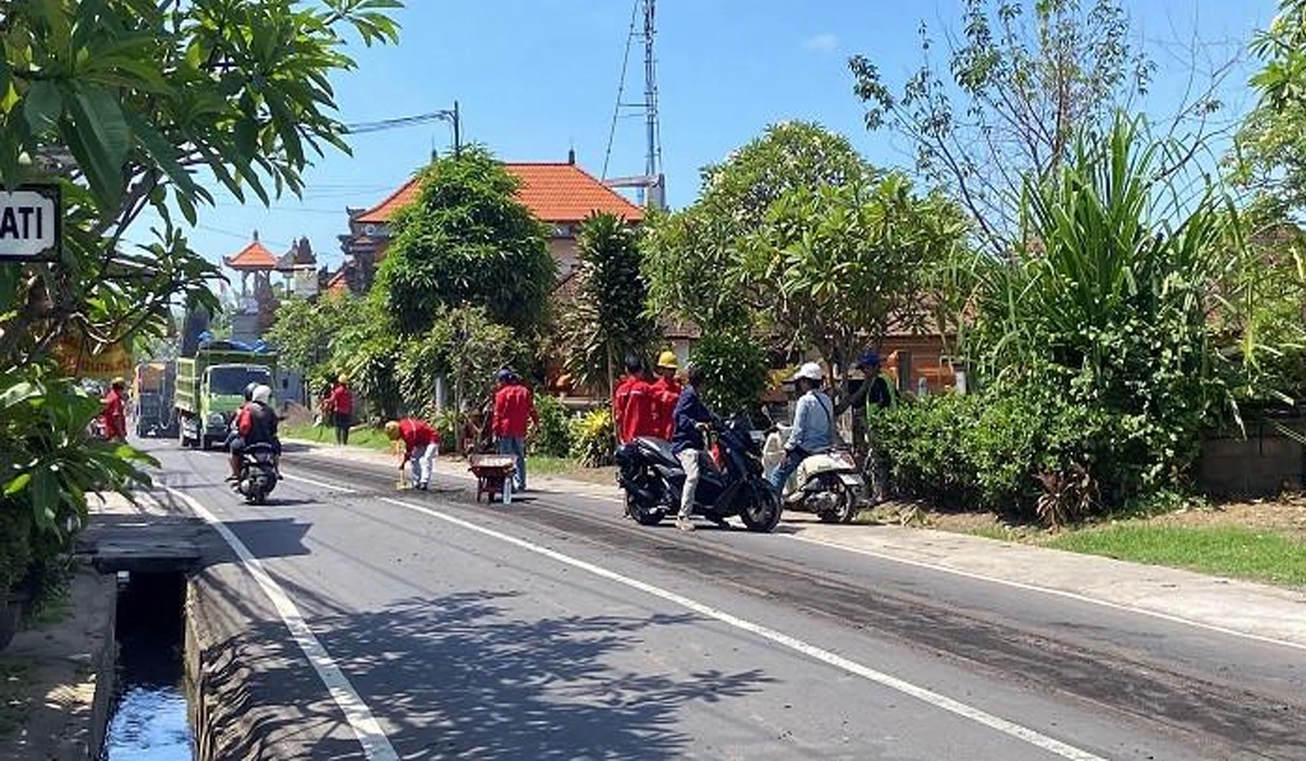 Lubang-Proyek-Pipa-di-Sedap-Malam-Tewaskan-1-Pengendara