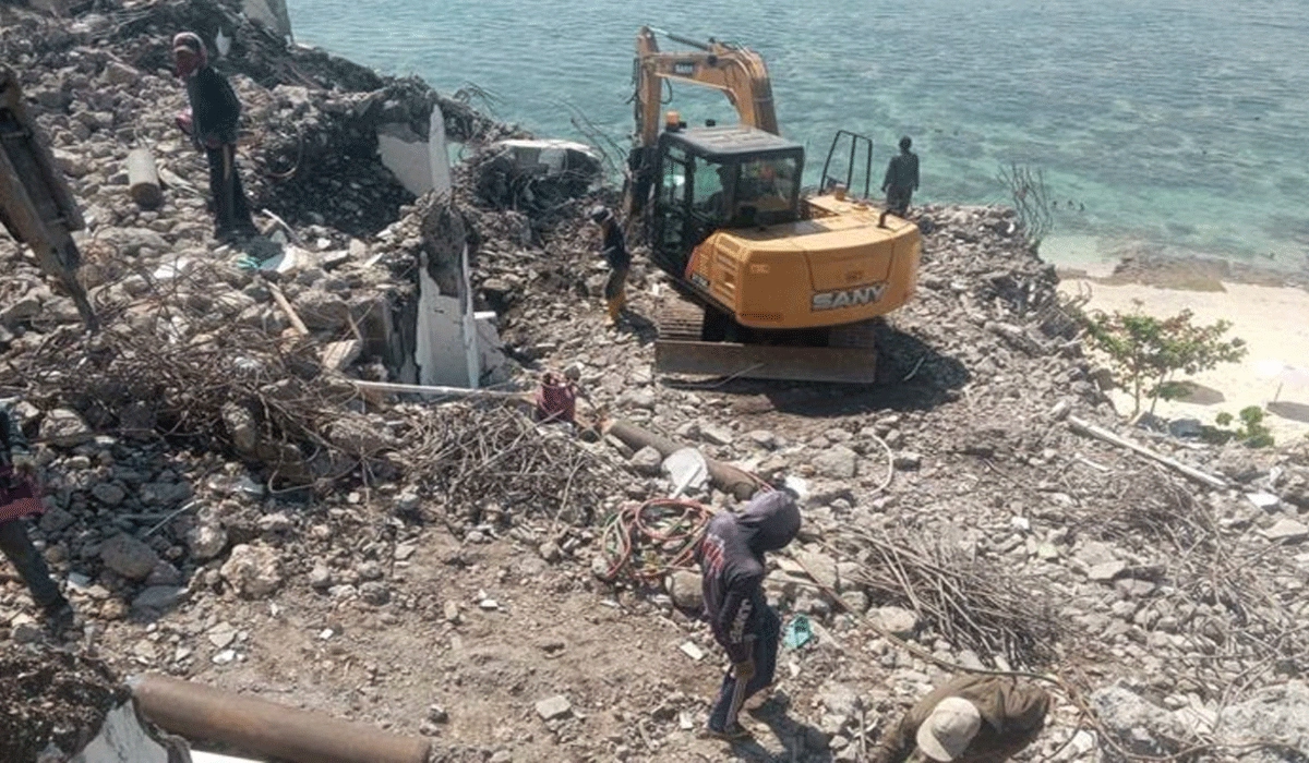 Pembongkaran Bangunan Liar Di Pantai Bingin Rampung, Menuju Kawasan Wisata Yang Lebih Aman Dan Nyaman