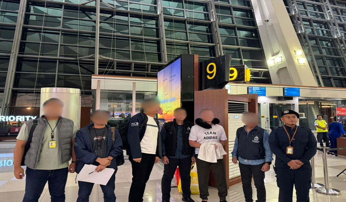 Penangkapan Mengejutkan di Bali! Bos Sindikat Kriminal Internasional Diamankan Aparat Penangkapan Mengejutkan di Bali! Bos Sindikat Kriminal Internasional Diamankan Aparat